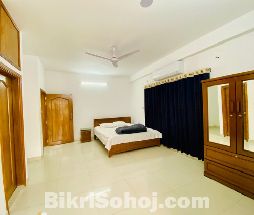 Luxurious 3-Bed Flat for Rent in Bashundhara R/A
